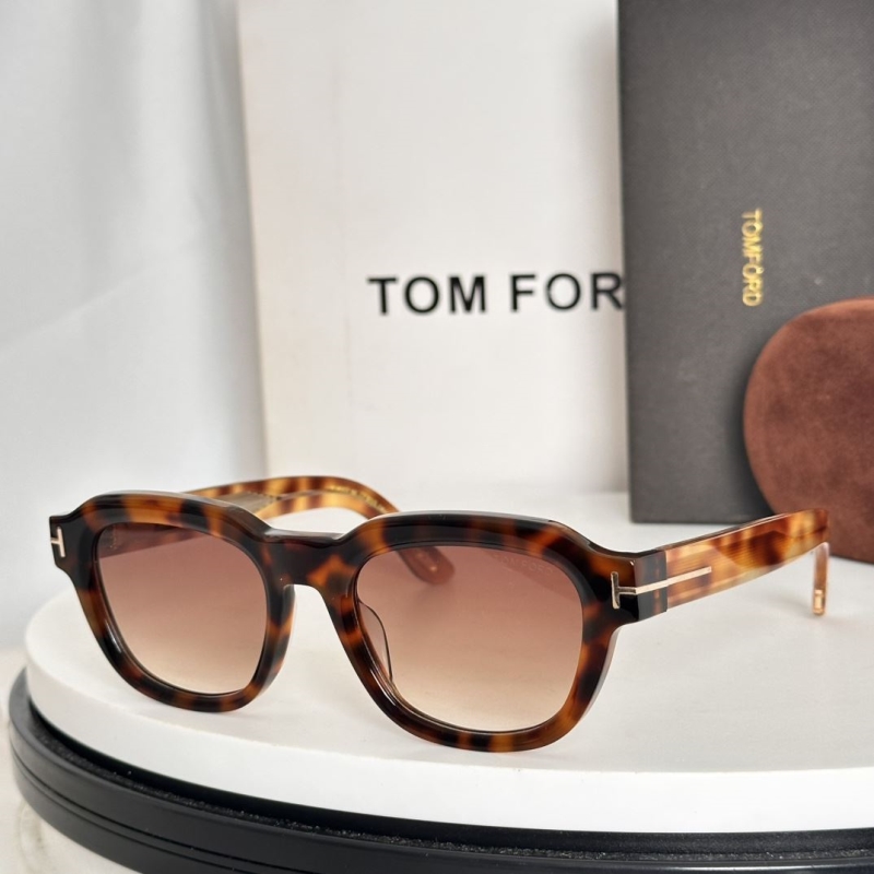 TOM FORD